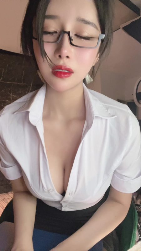 cc小恩雅 – 土豪定制视频合集[8套-2024.7]-悠然分享库