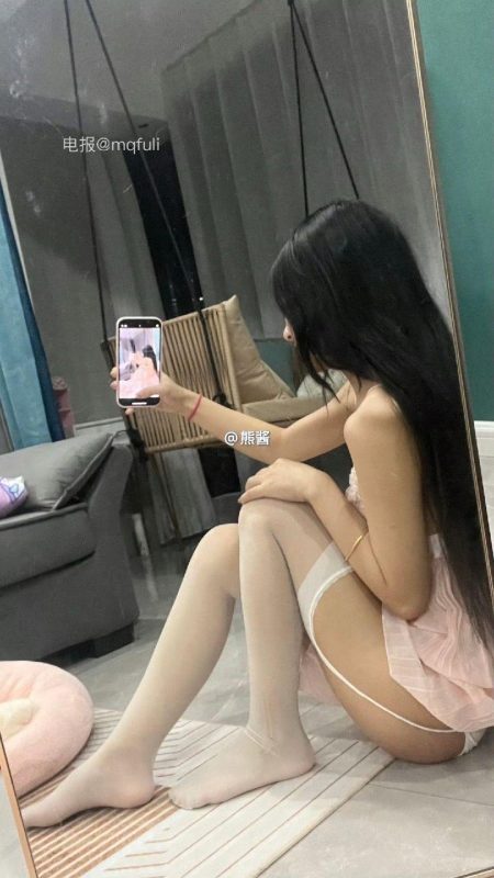 【微密圈全集版】熊酱小窝 [417.99 MB, 视频:95, 图片:351]-悠然分享库