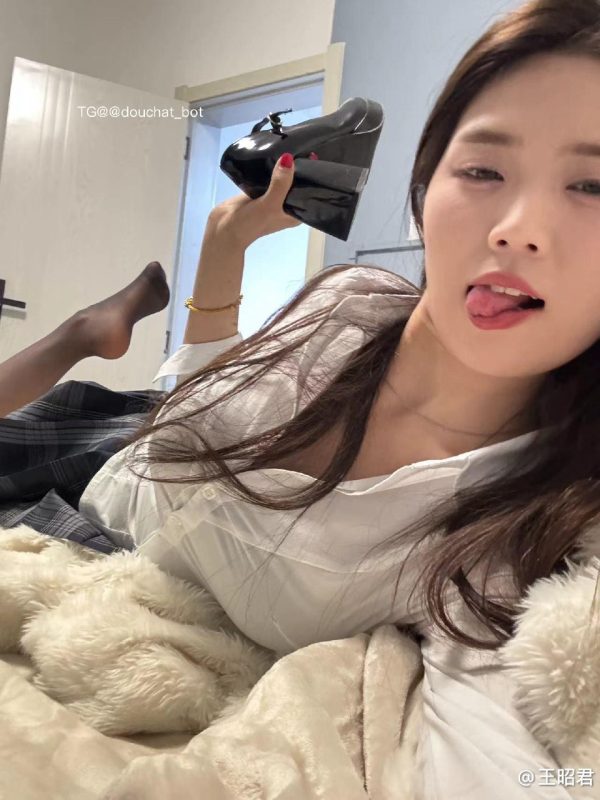 【微密圈全集版】王昭君 [292.02 MB, 视频:55, 图片:388]-悠然分享库