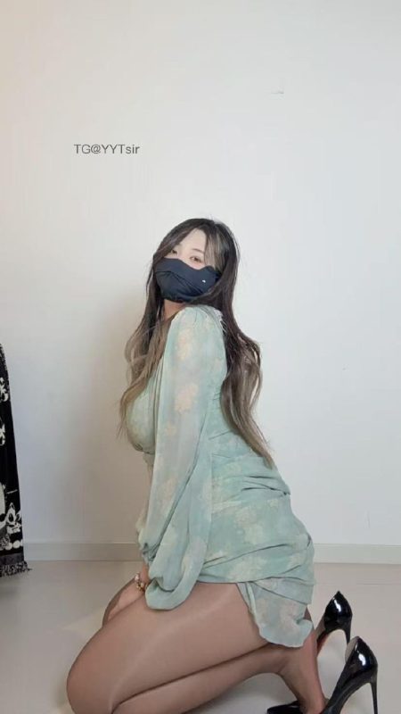 【微密圈全集版】糊萝啵的秘密朋友圈 [30.94 MB, 图片:55, 视频:9]-悠然分享库